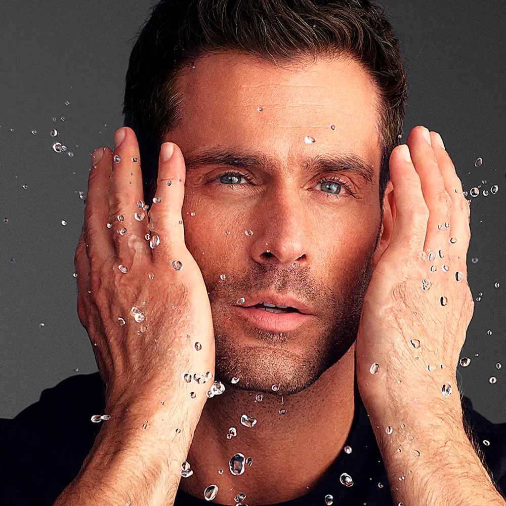 Men Purifying & Exfoliating Cleanser